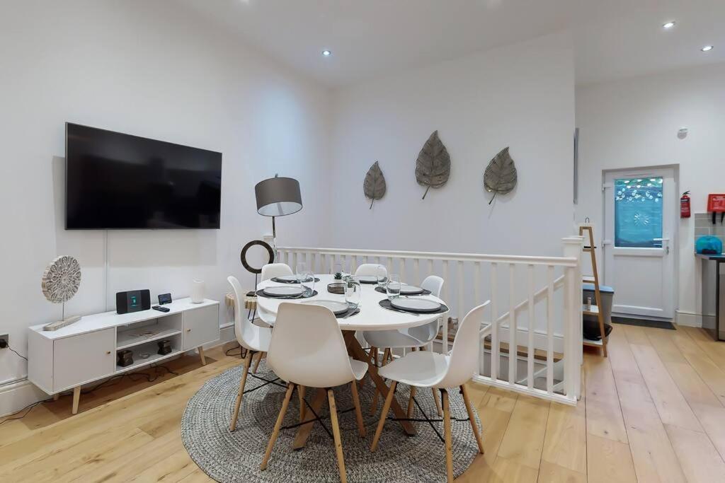 Apartament Lovely 2 Bedroom Near Highgate Station Londra